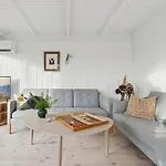 Anni - 250m From The Sea By Interhome