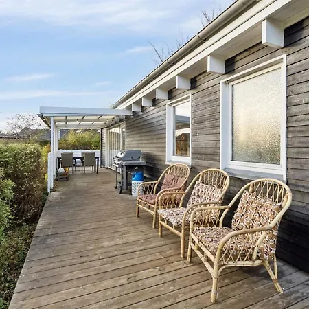 Anni - 250m From The Sea By Interhome