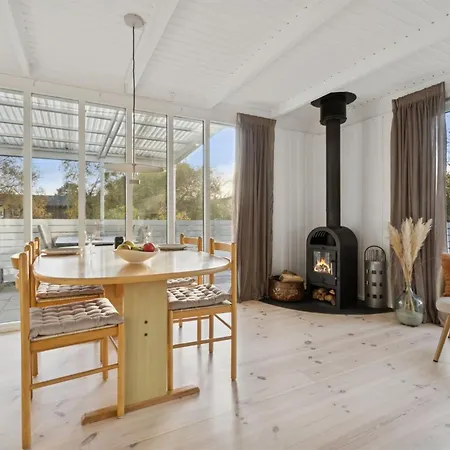 Anni - 250m From The Sea By Interhome *