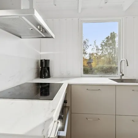 Anni - 250m From The Sea By Interhome Rønne