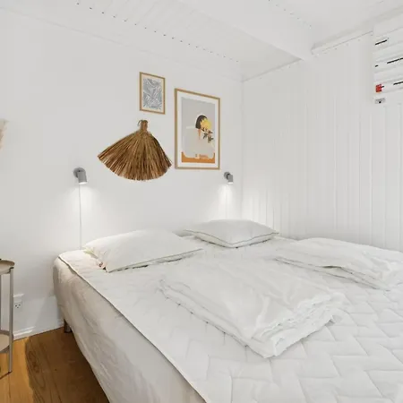 Anni - 250m From The Sea By Interhome Rønne